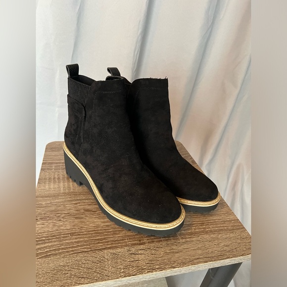 Black Chelsea Ankle Boots - Picture 1 of 7